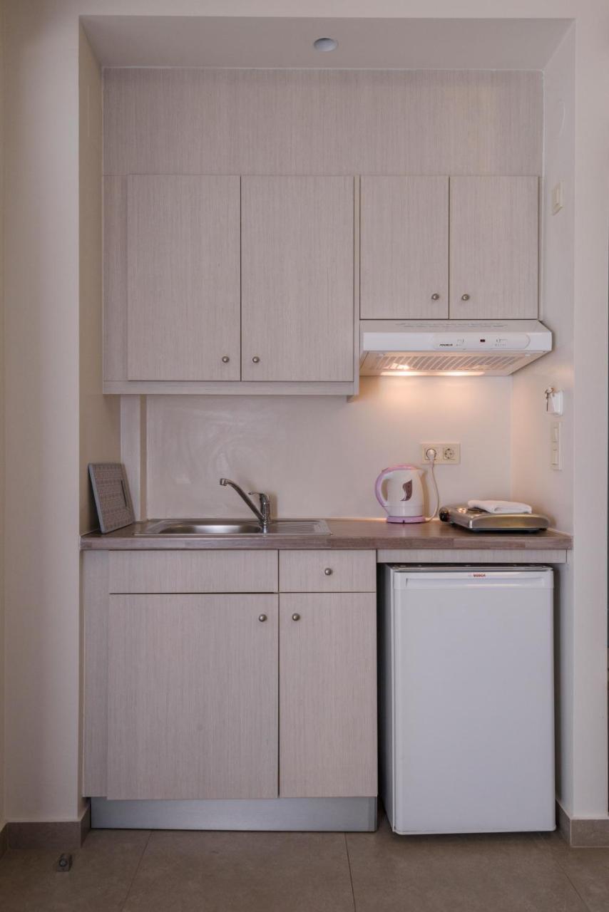 Poseidon Studios & Apartments ปาไลโอโกรา ภายนอก รูปภาพ