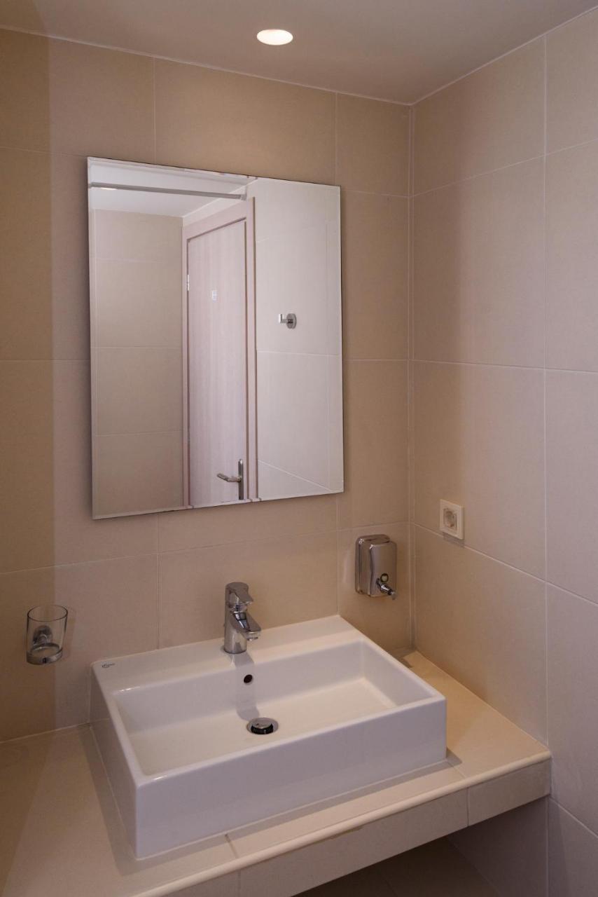 Poseidon Studios & Apartments ปาไลโอโกรา ภายนอก รูปภาพ