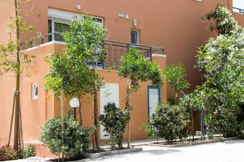 Poseidon Studios & Apartments ปาไลโอโกรา ภายนอก รูปภาพ