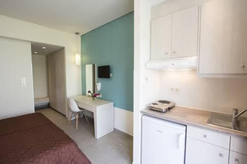 Poseidon Studios & Apartments ปาไลโอโกรา ภายนอก รูปภาพ